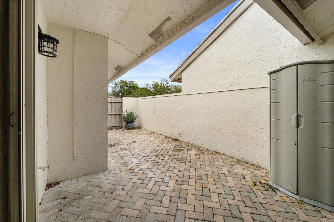 3094 S Oakland Forest Dr 1702