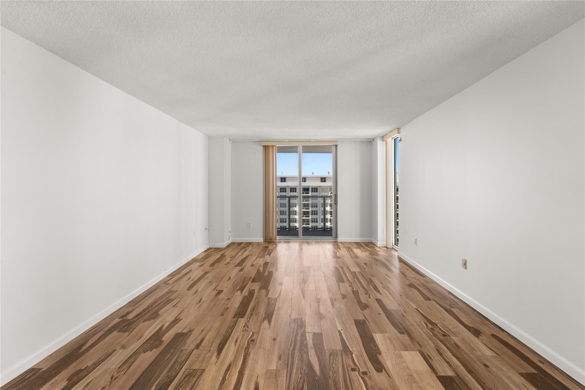 5701 Collins Ave 1615