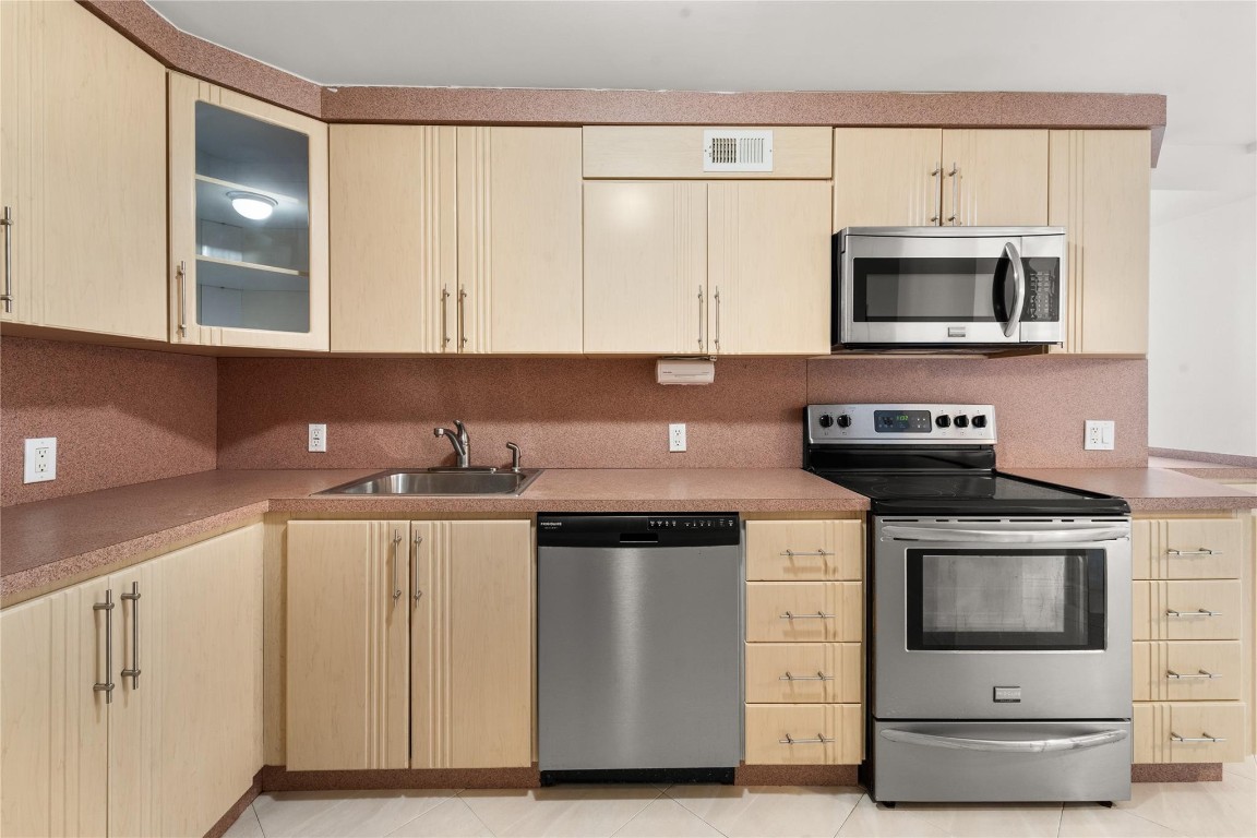 5701 Collins Ave 1615