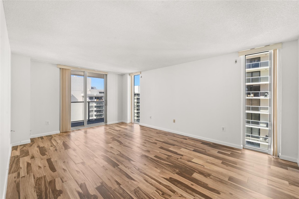 5701 Collins Ave 1615