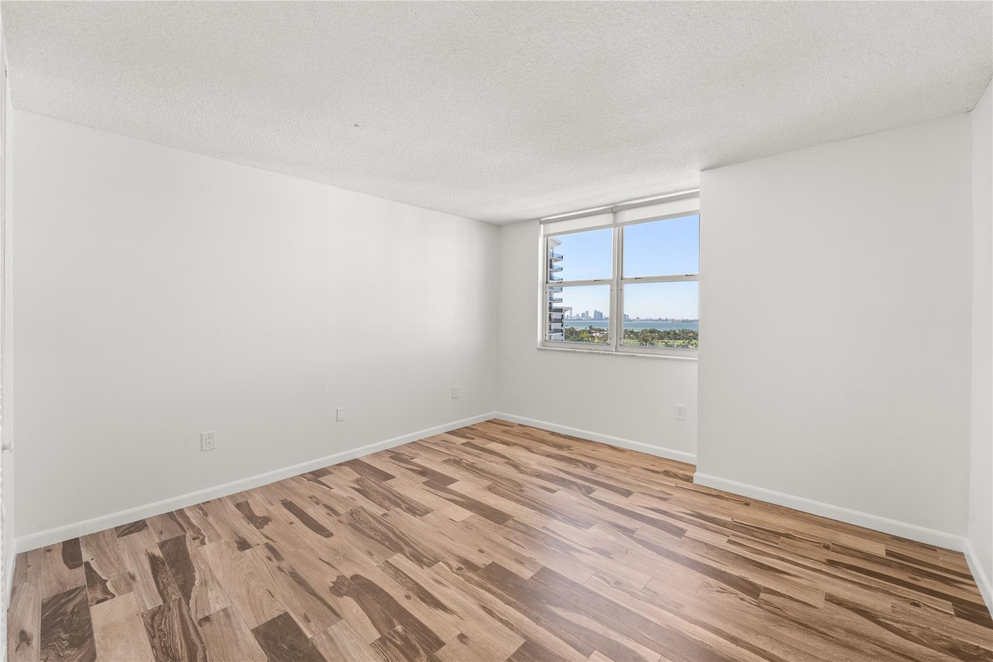 5701 Collins Ave 1615