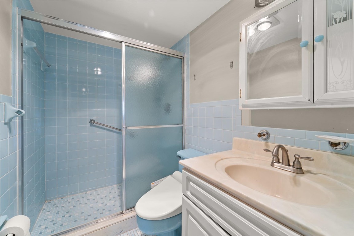 3050 NE 16th Ave 704