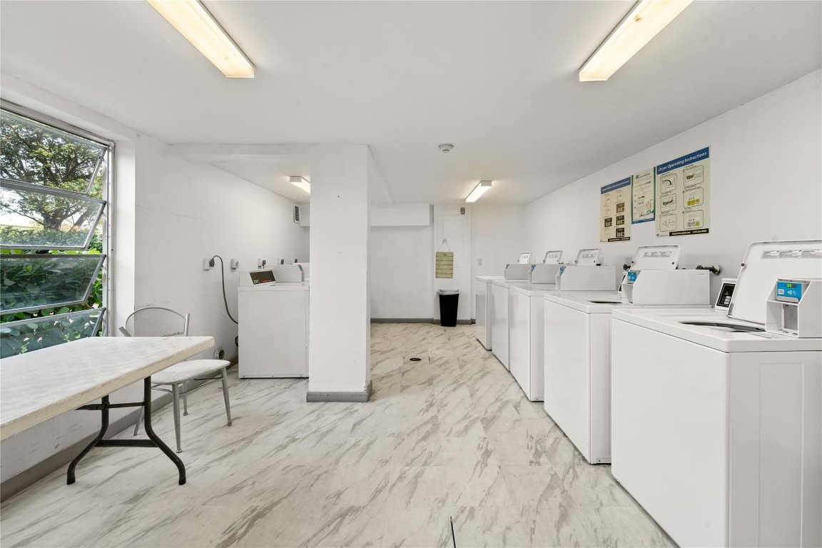 1101 Crystal Lake Dr 605