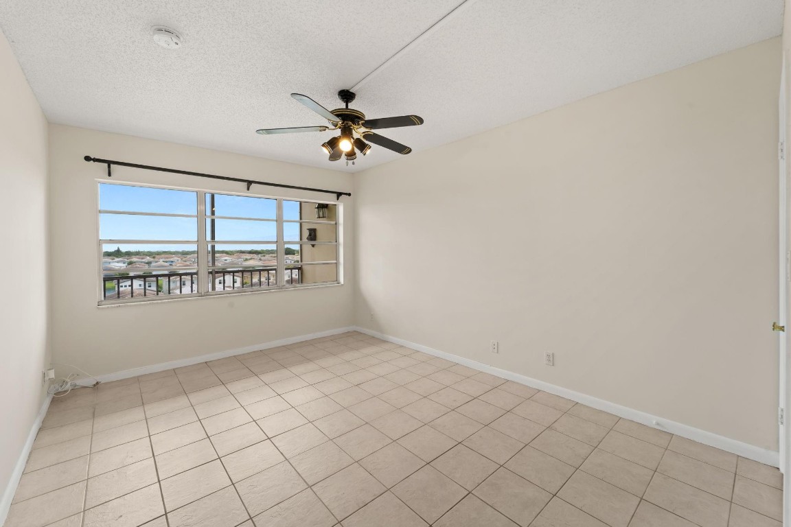 1101 Crystal Lake Dr 605