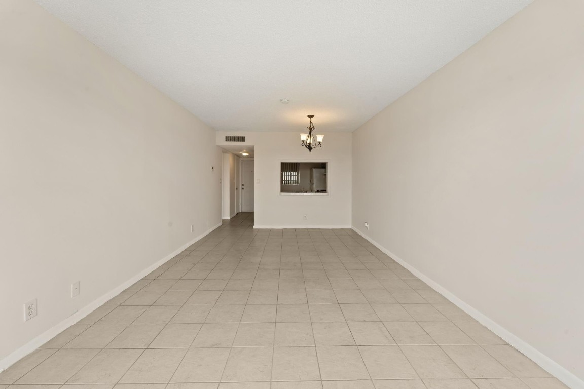 1101 Crystal Lake Dr 605