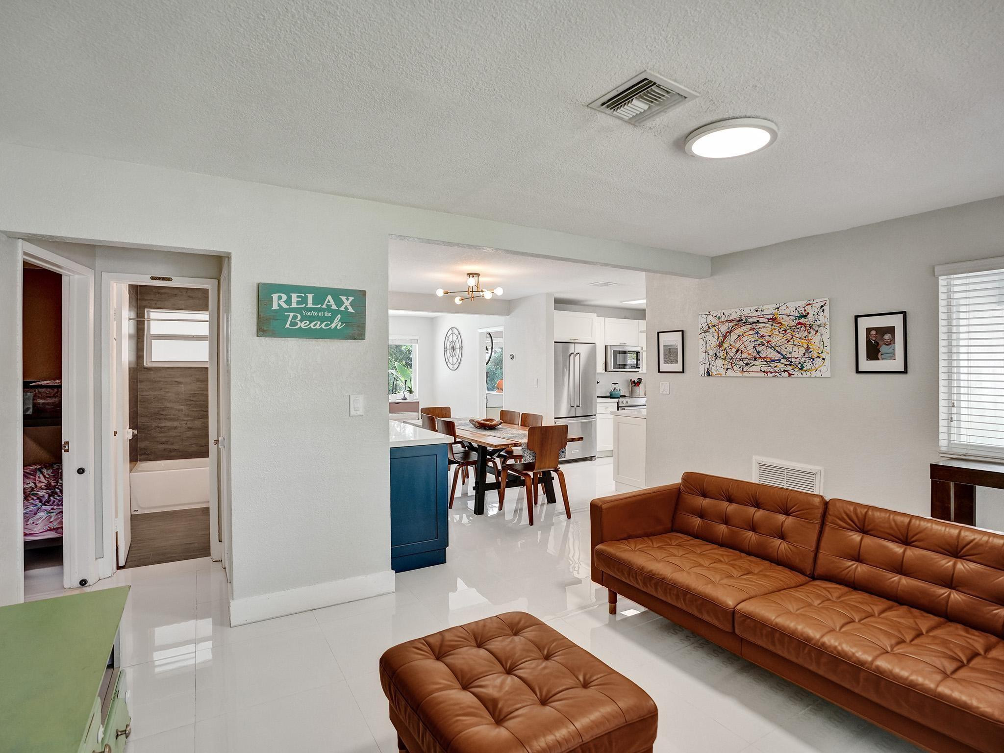 220 NW 36th St
