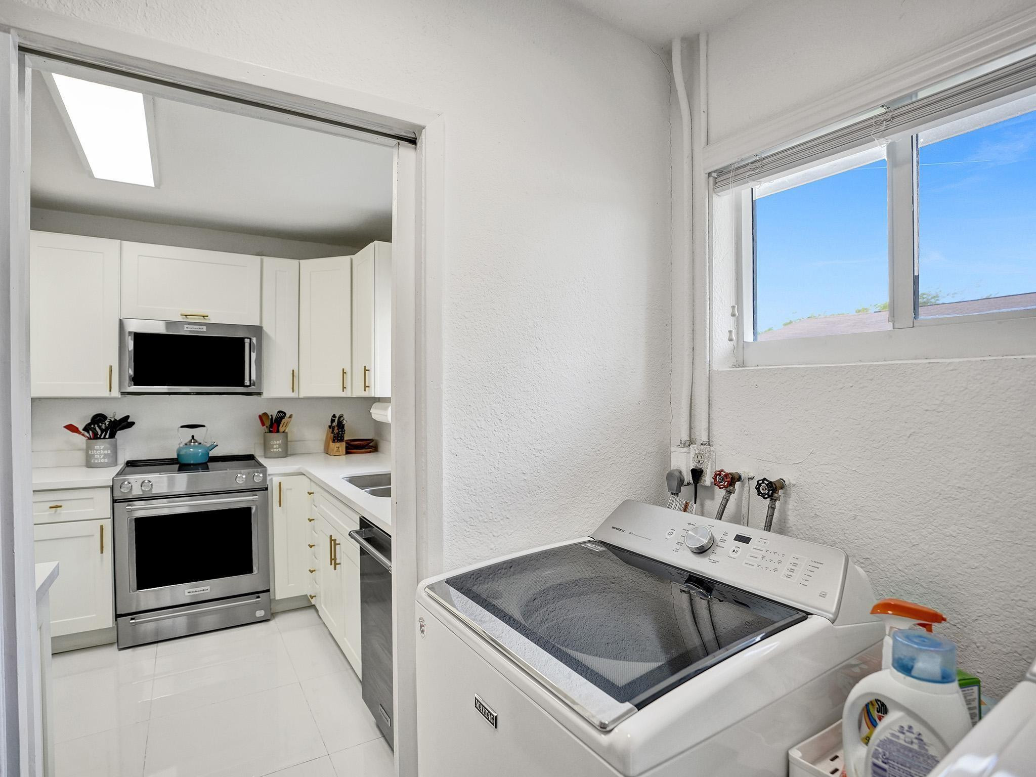220 NW 36th St