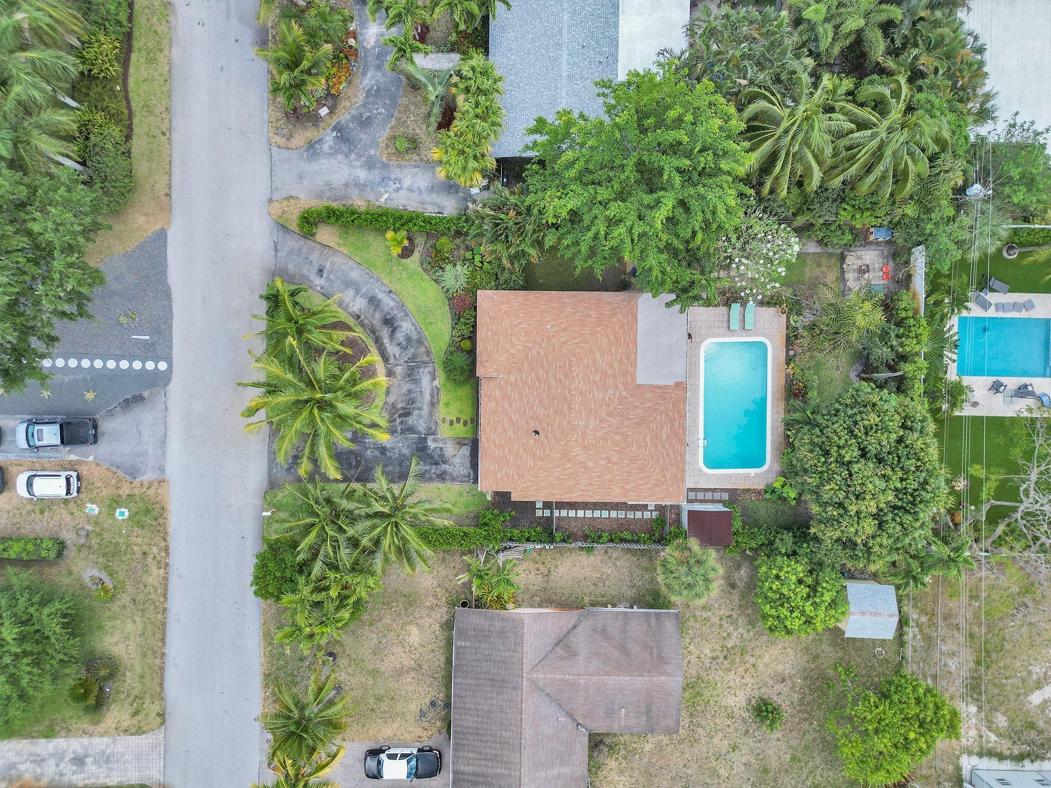 220 NW 36th St