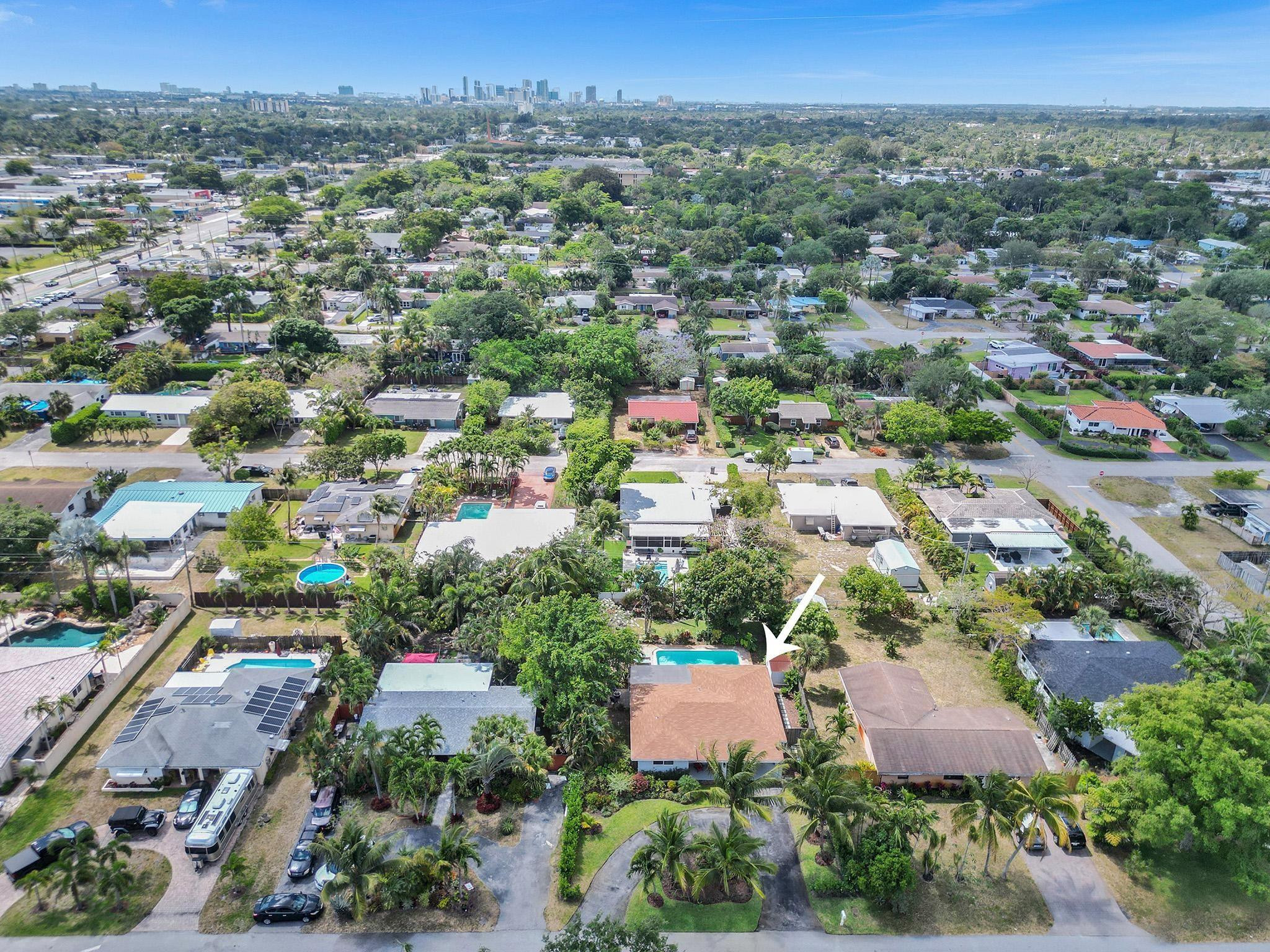 220 NW 36th St