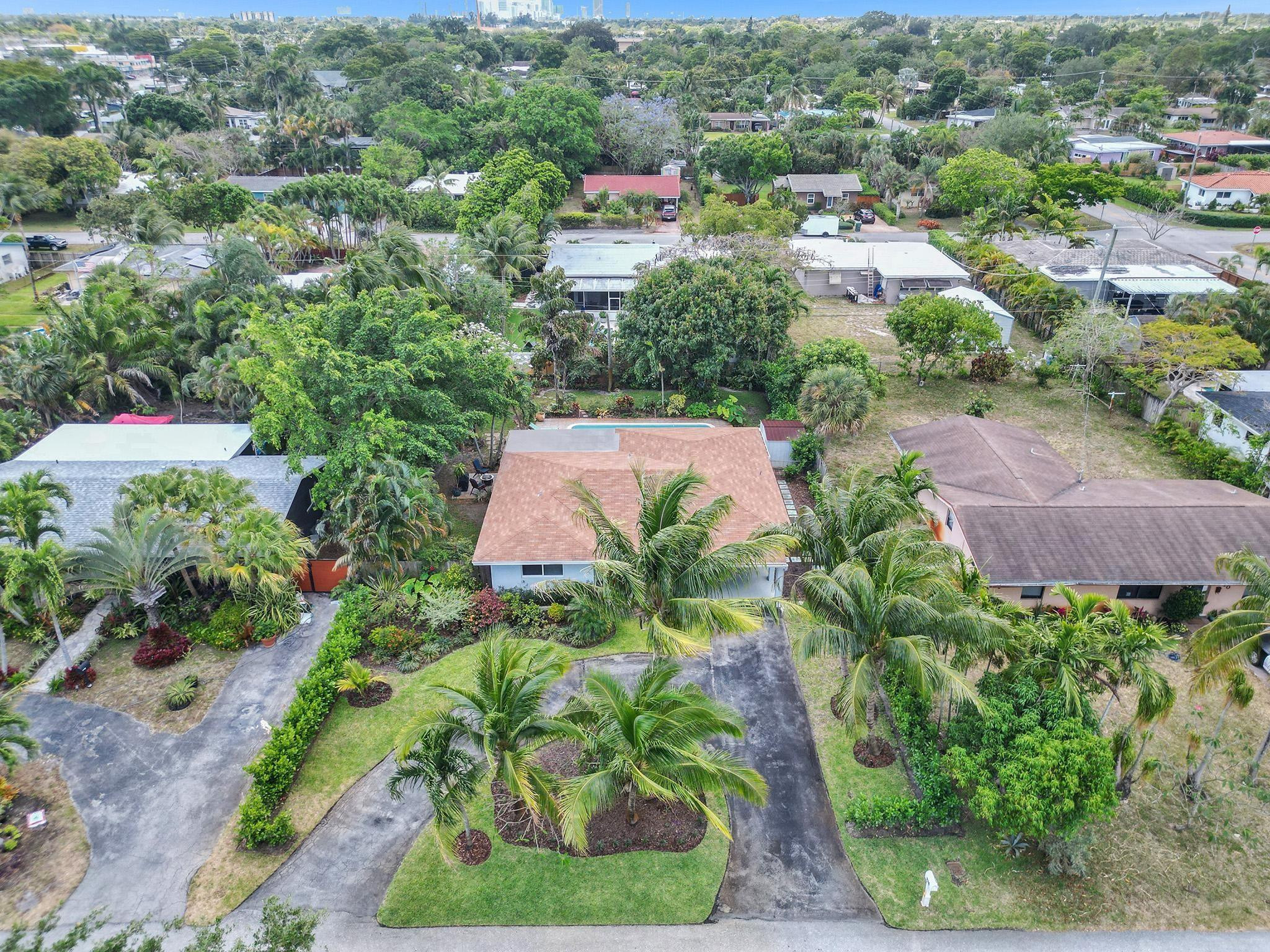 220 NW 36th St