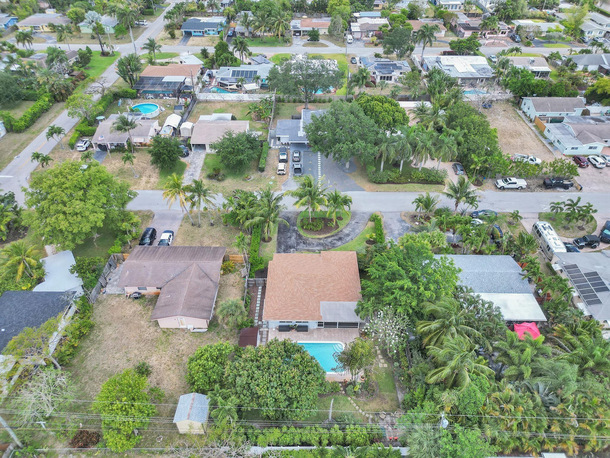 220 NW 36th St