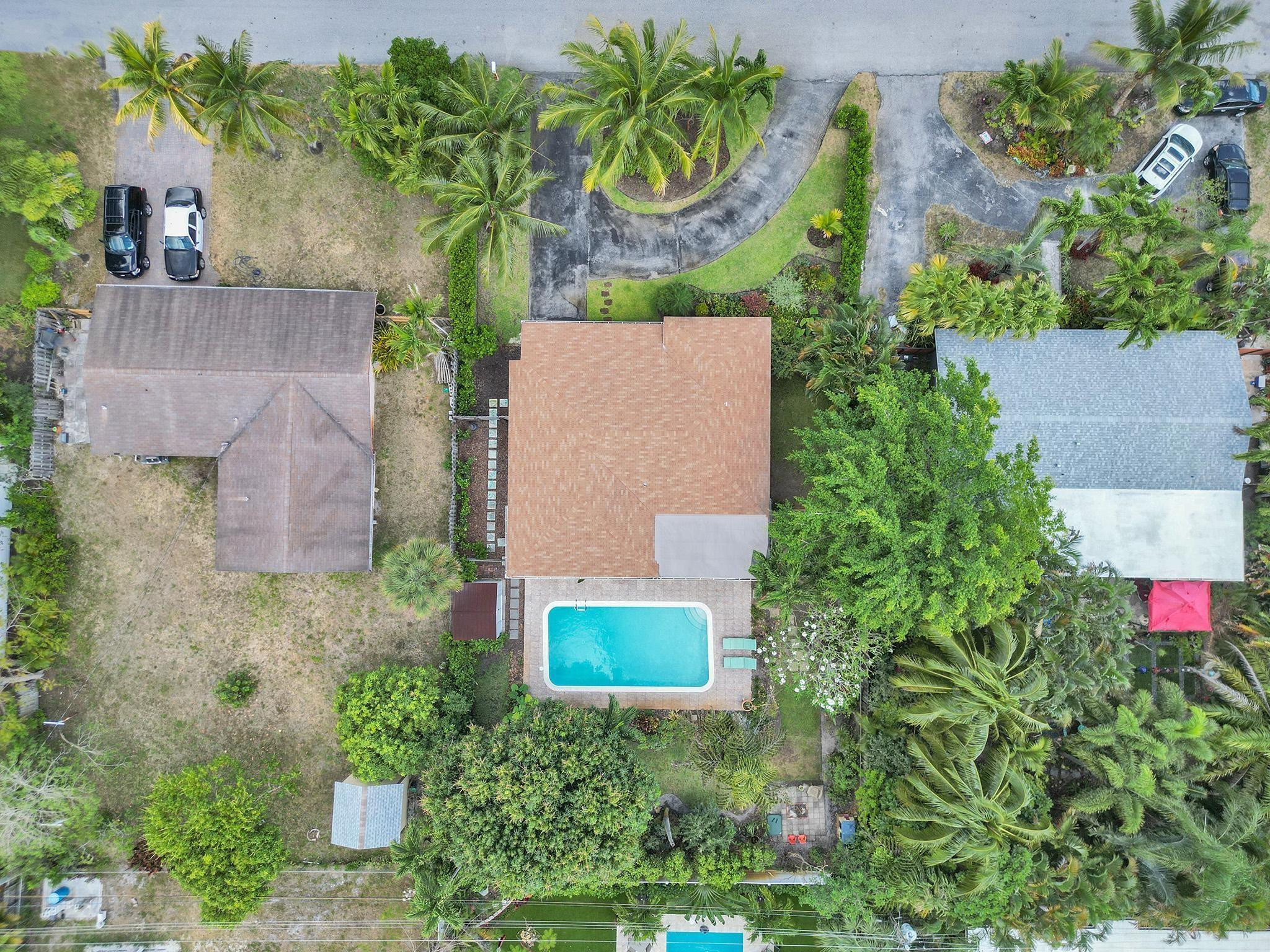 220 NW 36th St