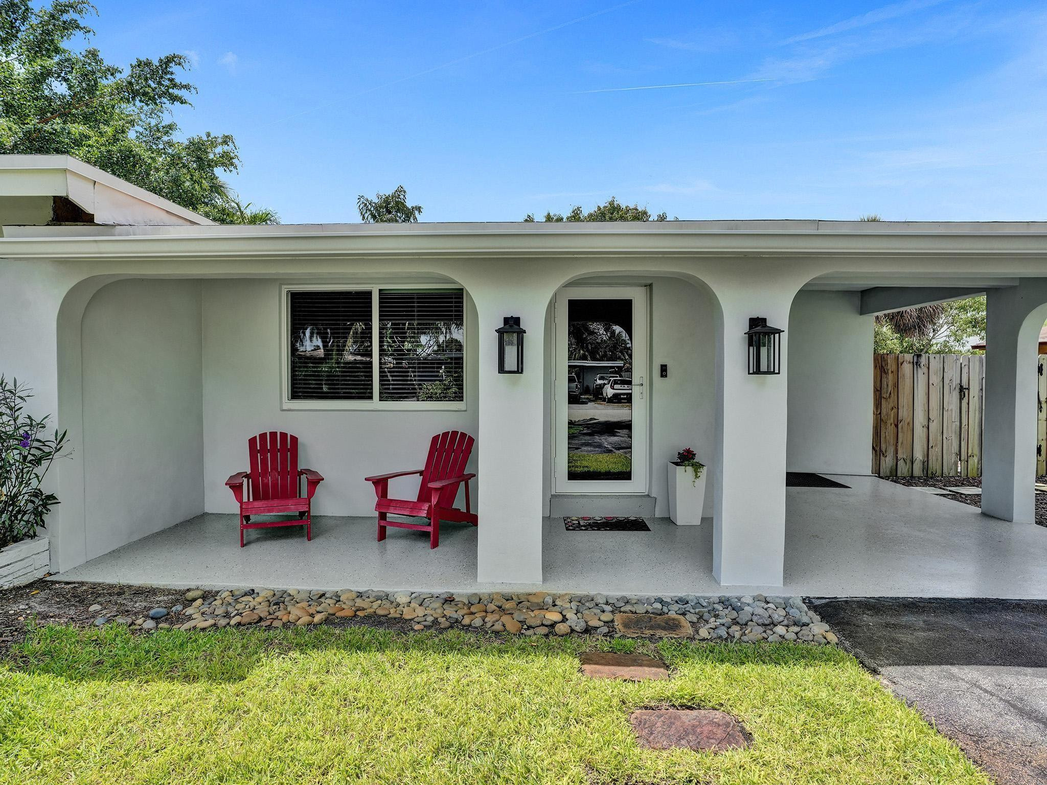 220 NW 36th St