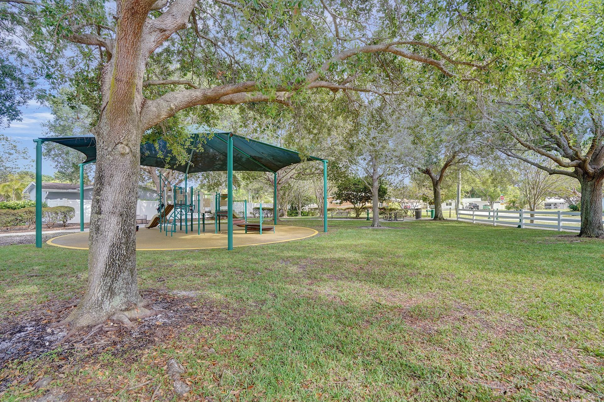 220 NW 36th St