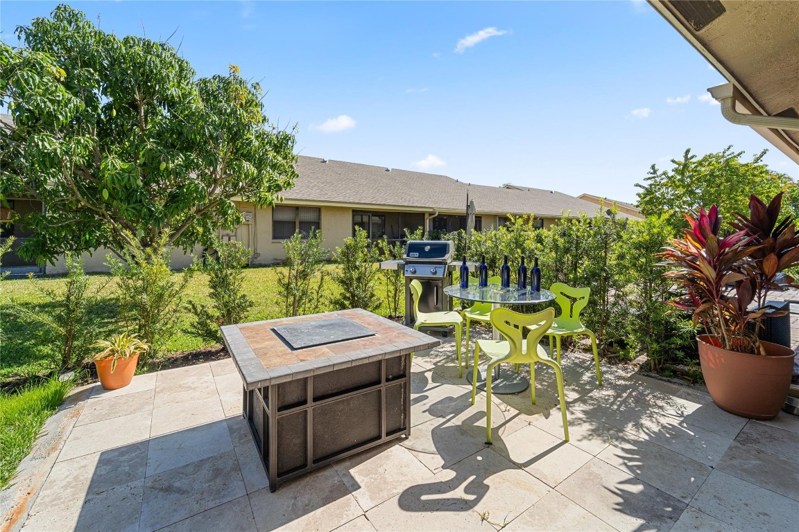 9720 NW 76th Ct 9720