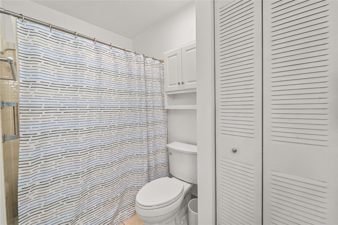 9720 NW 76th Ct 9720