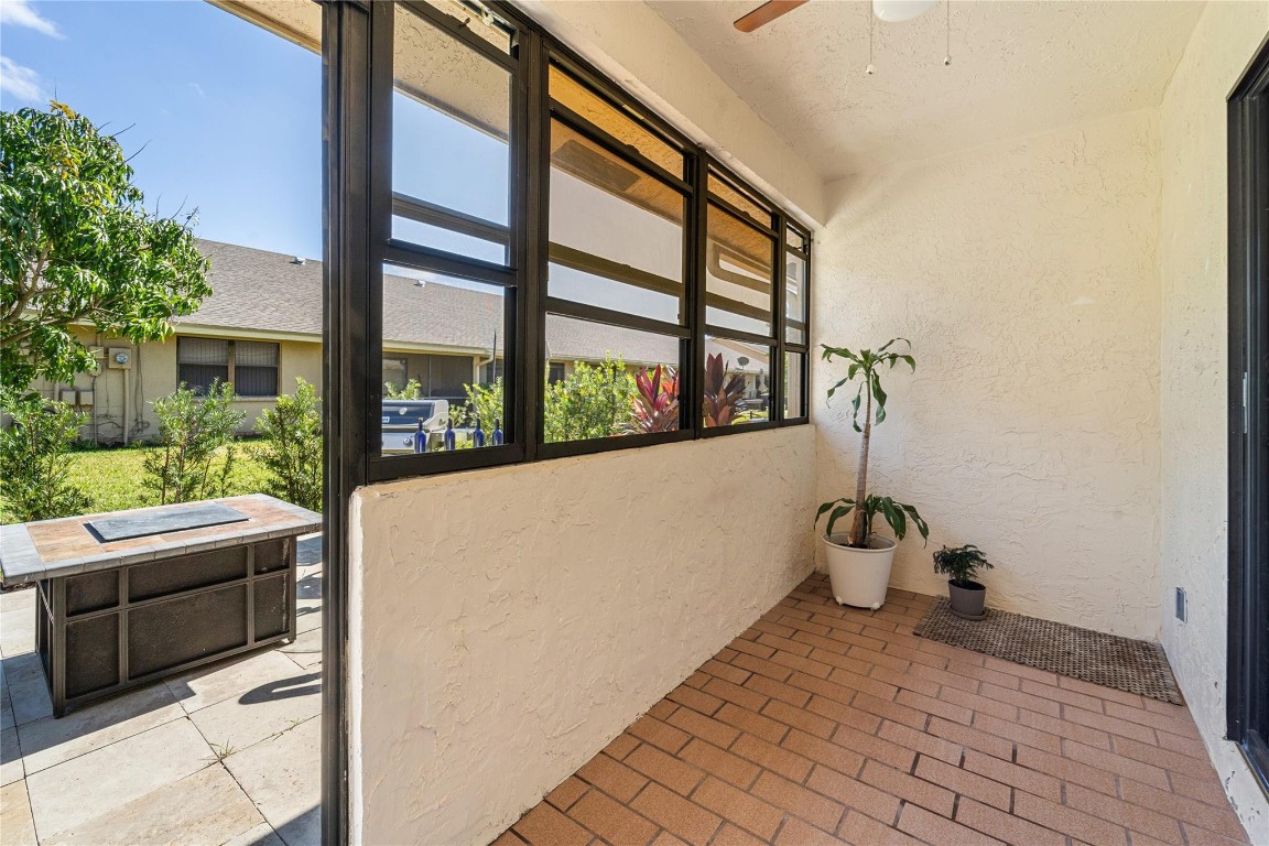 9720 NW 76th Ct 9720