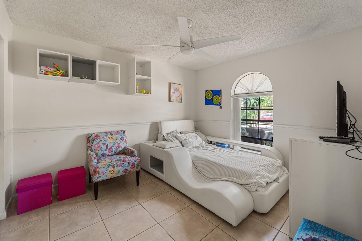 9720 NW 76th Ct 9720