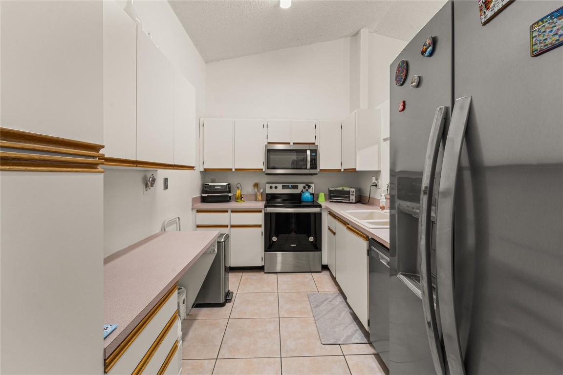 9720 NW 76th Ct 9720