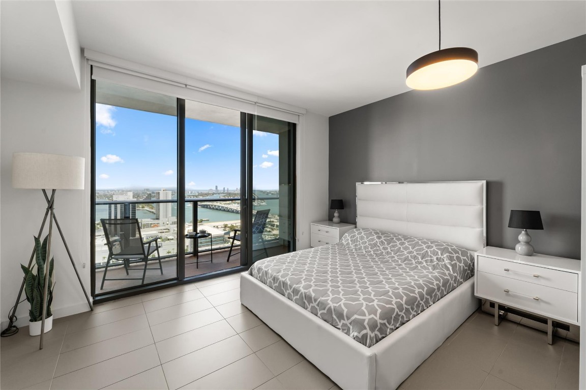 1600 NE 1st Ave 3203