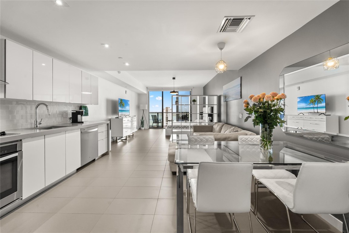 1600 NE 1st Ave 3203