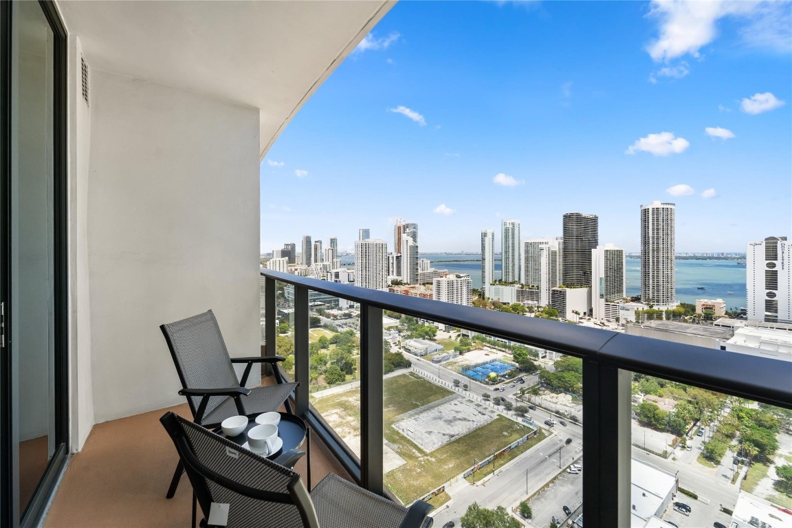 1600 NE 1st Ave 3203