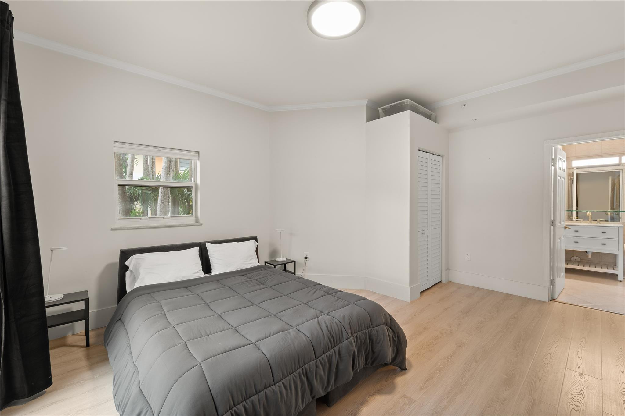 70 Isle Of Venice Dr 102