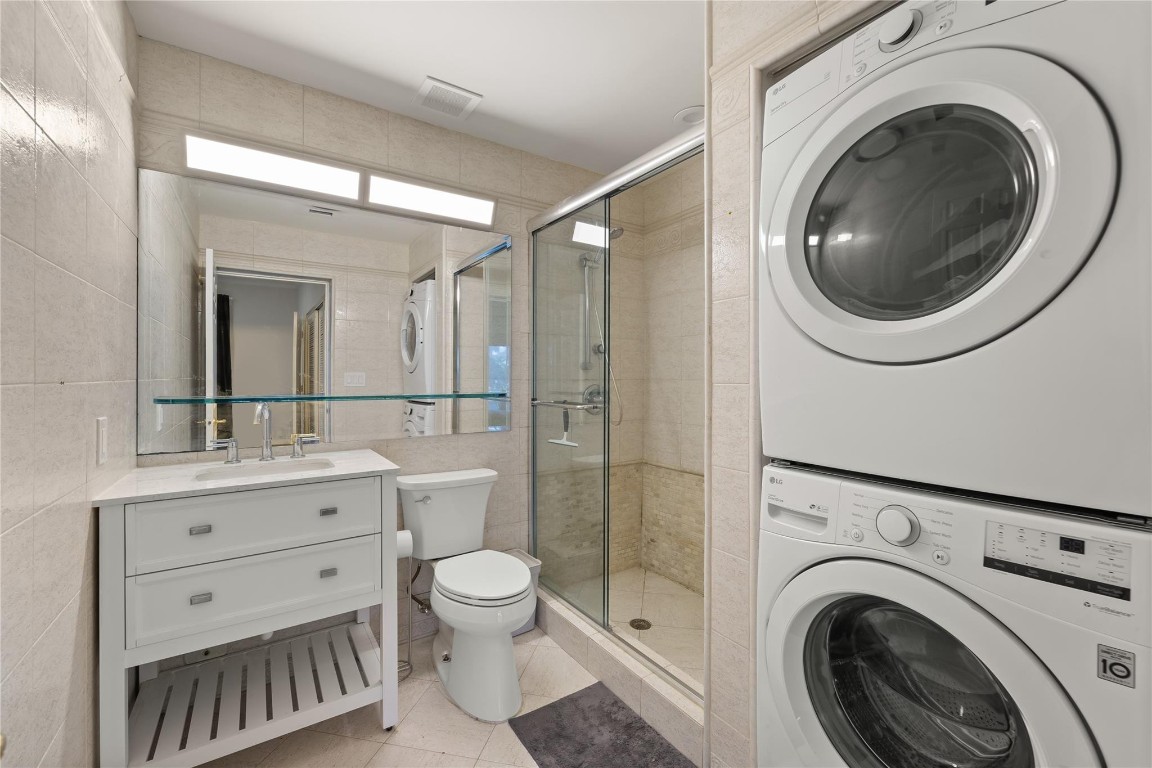 70 Isle Of Venice Dr 102