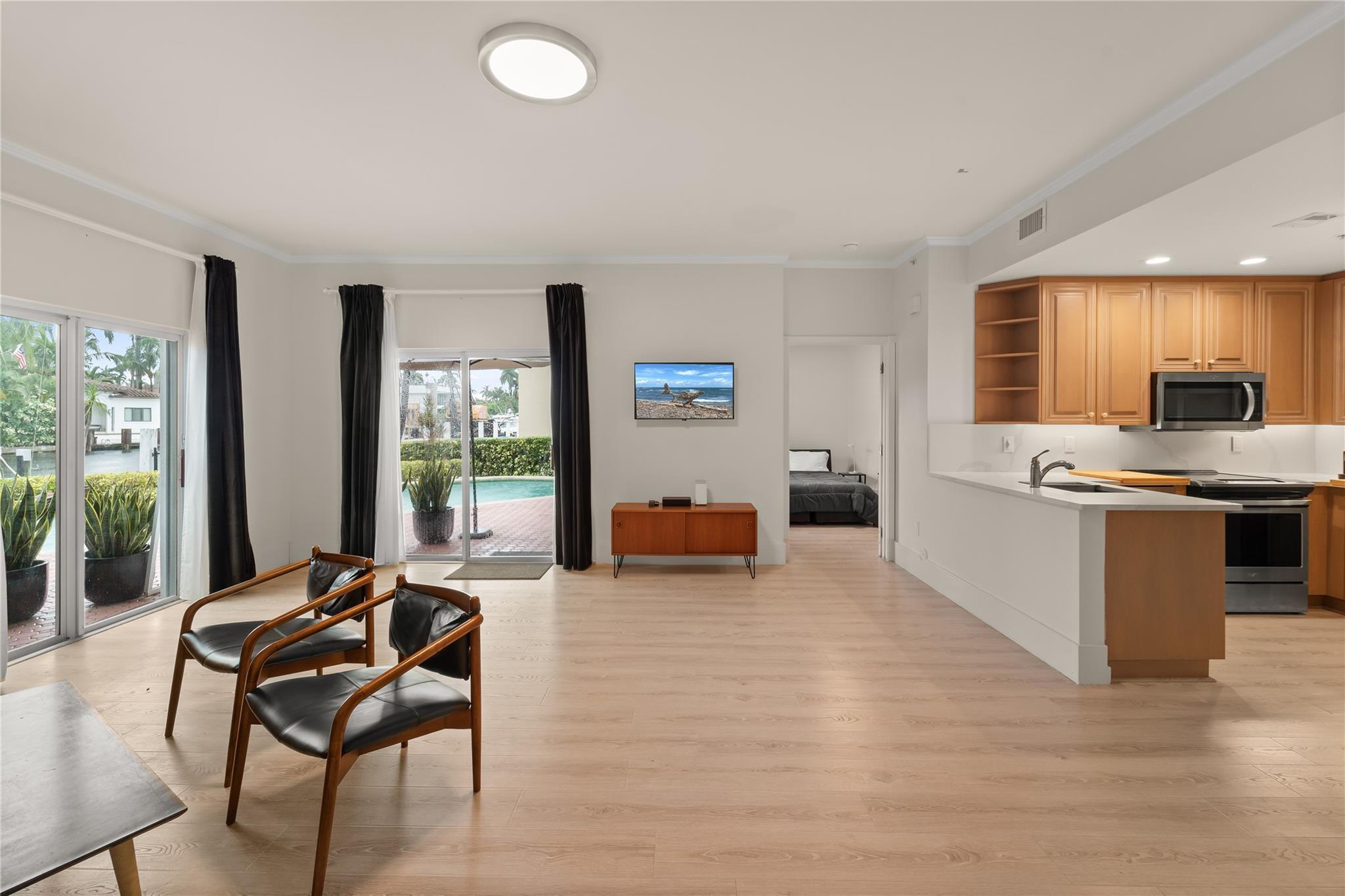 70 Isle Of Venice Dr 102