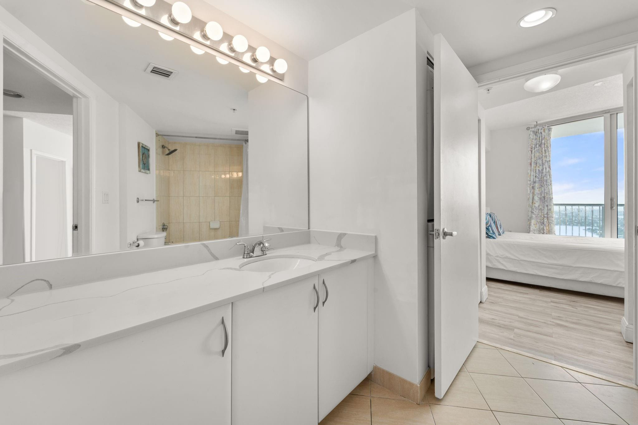 1750 N Bayshore Dr 5402