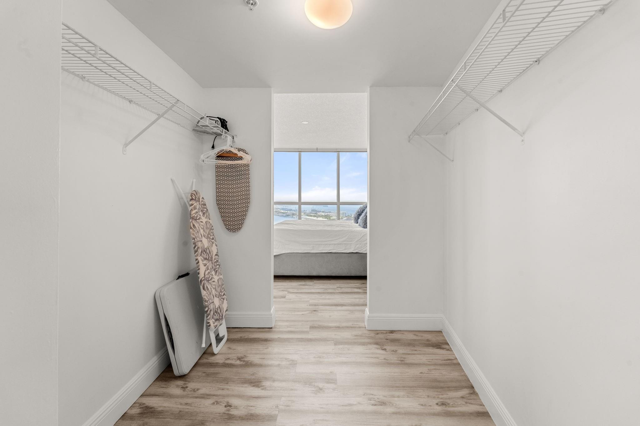 1750 N Bayshore Dr 5402