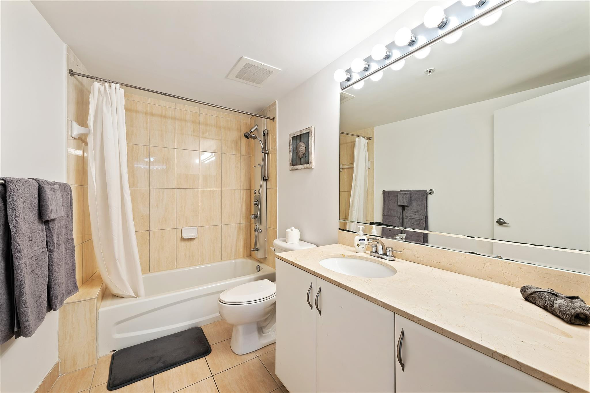 1750 N Bayshore Dr 5402