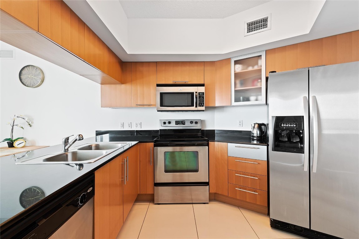 1750 N Bayshore Dr 5402