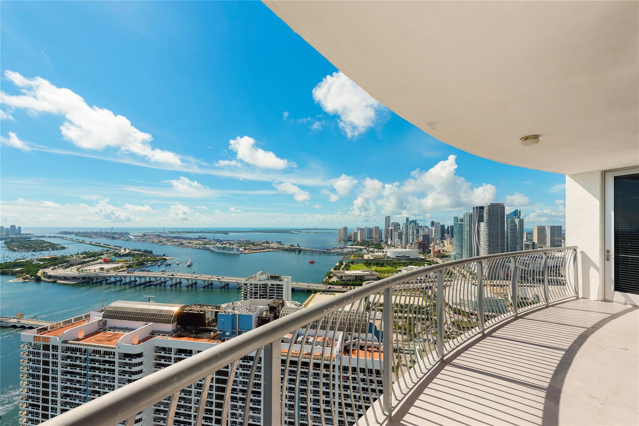 1750 N Bayshore Dr 5402