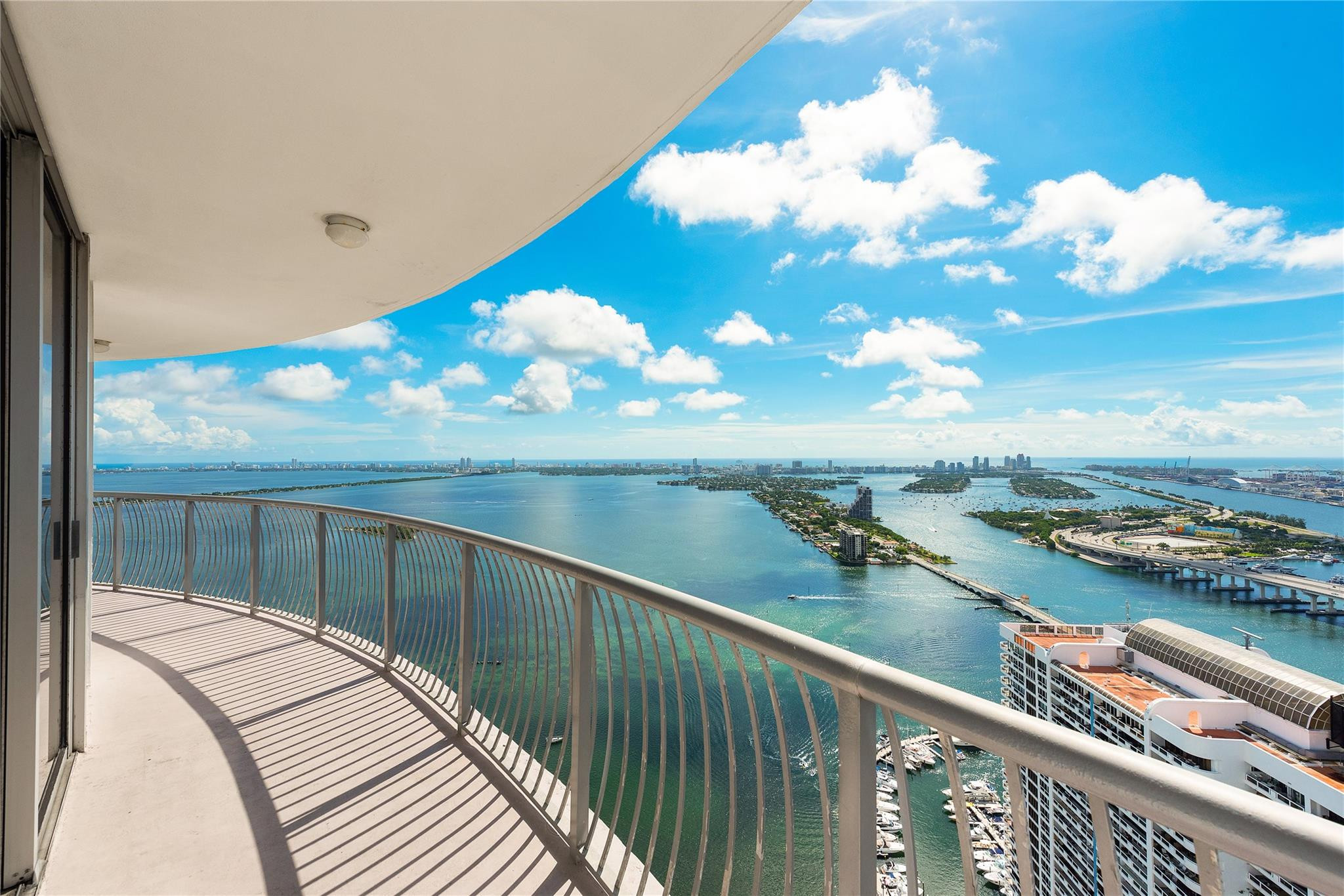 1750 N Bayshore Dr 5402