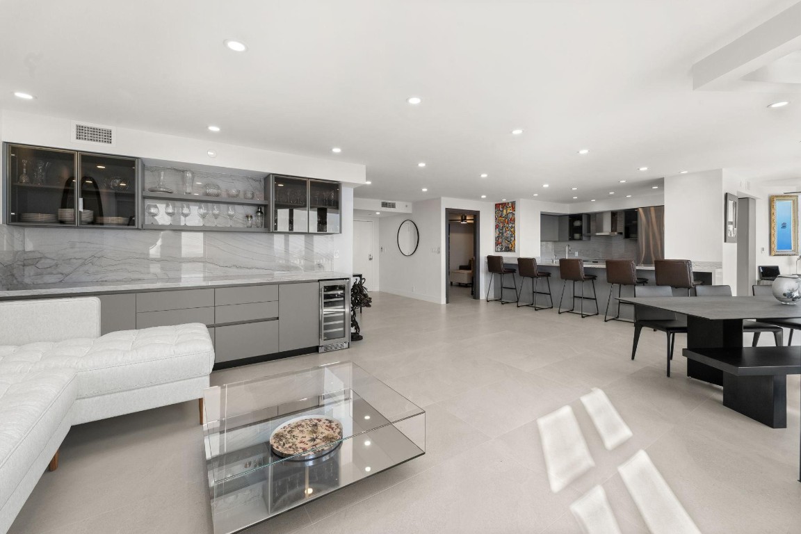 4000 Towerside Ter 1908