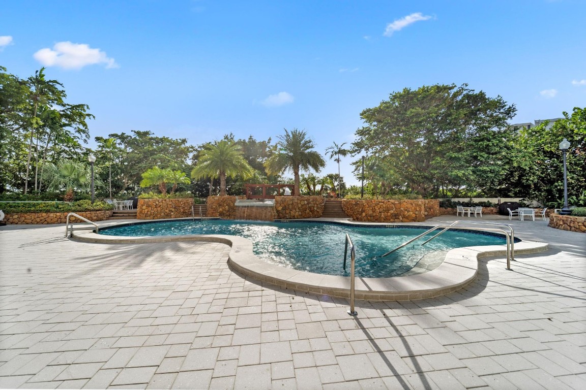 4000 Towerside Ter 1908