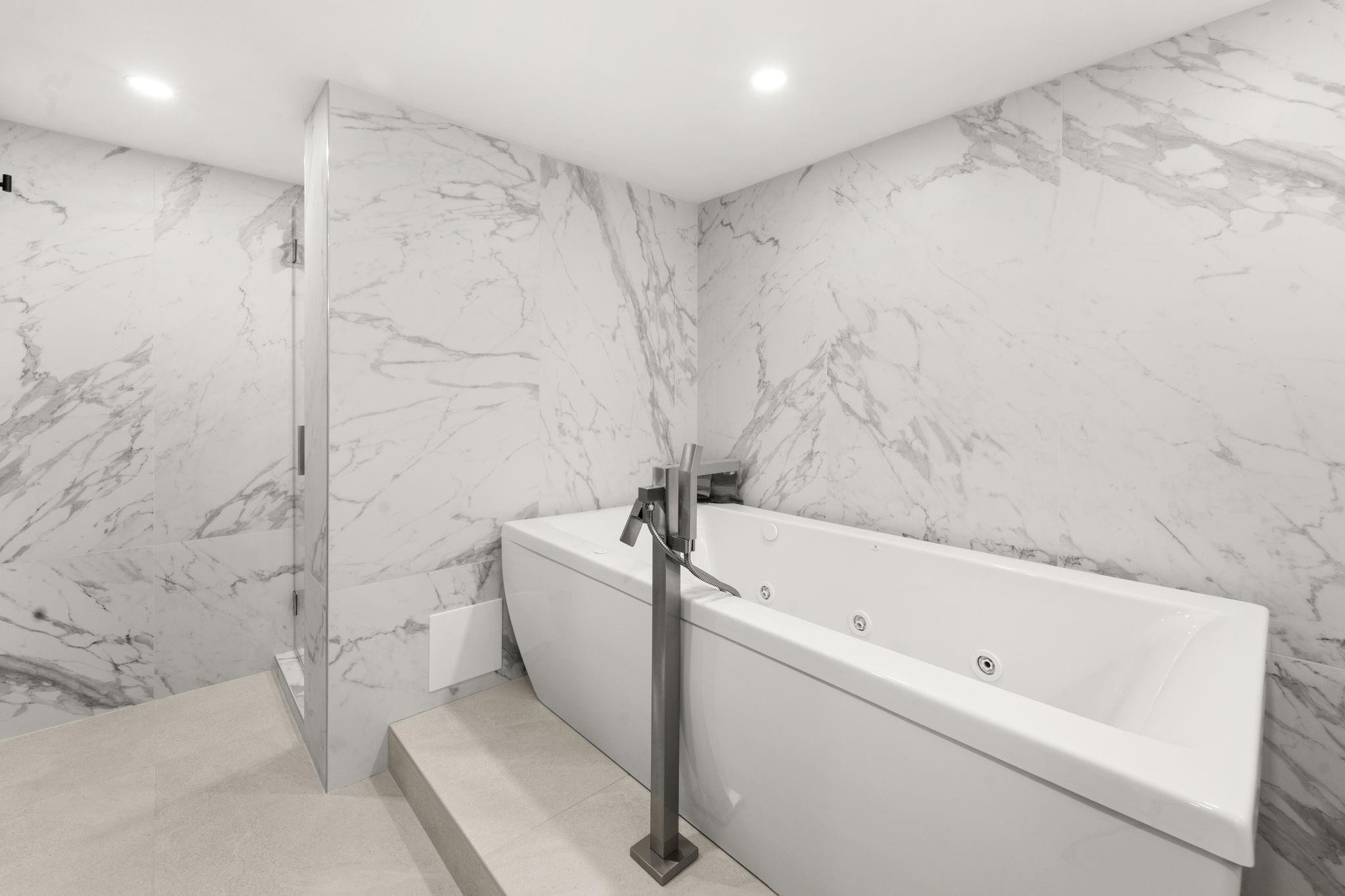 4000 Towerside Ter 1908