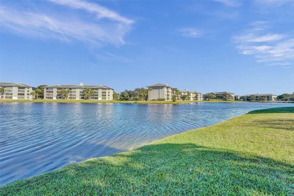 9430 Poinciana Pl 112