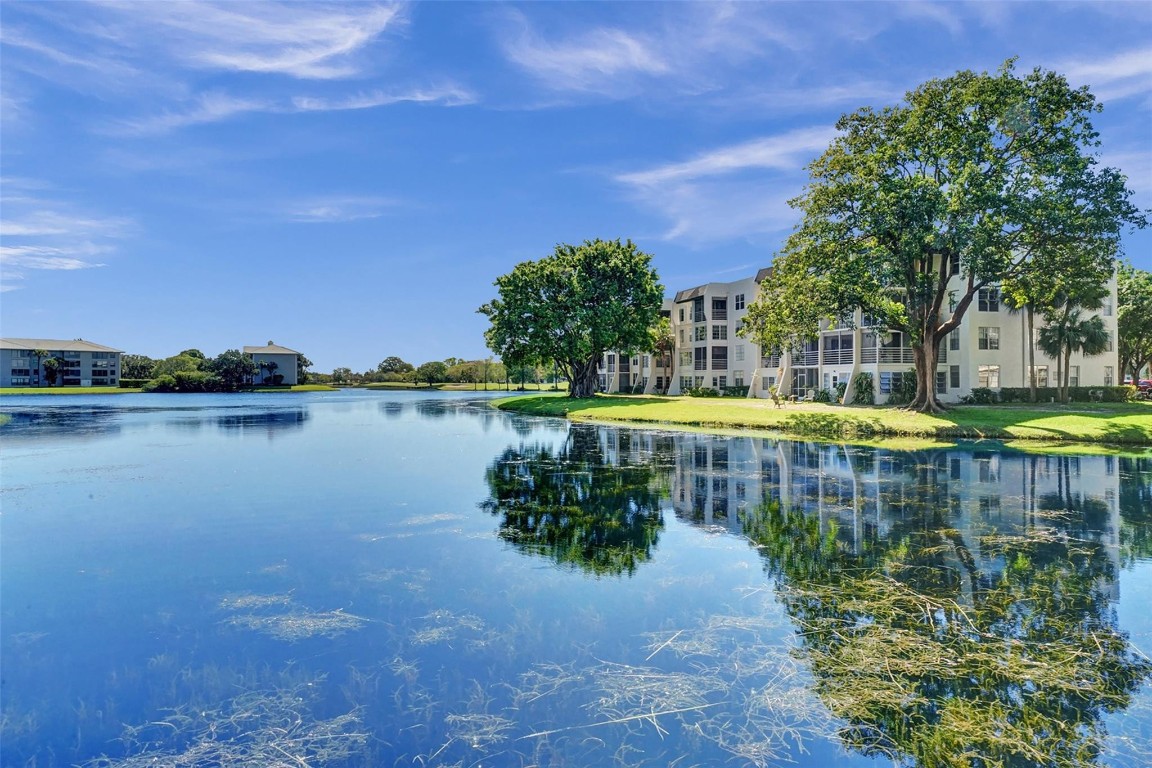 9430 Poinciana Pl 112