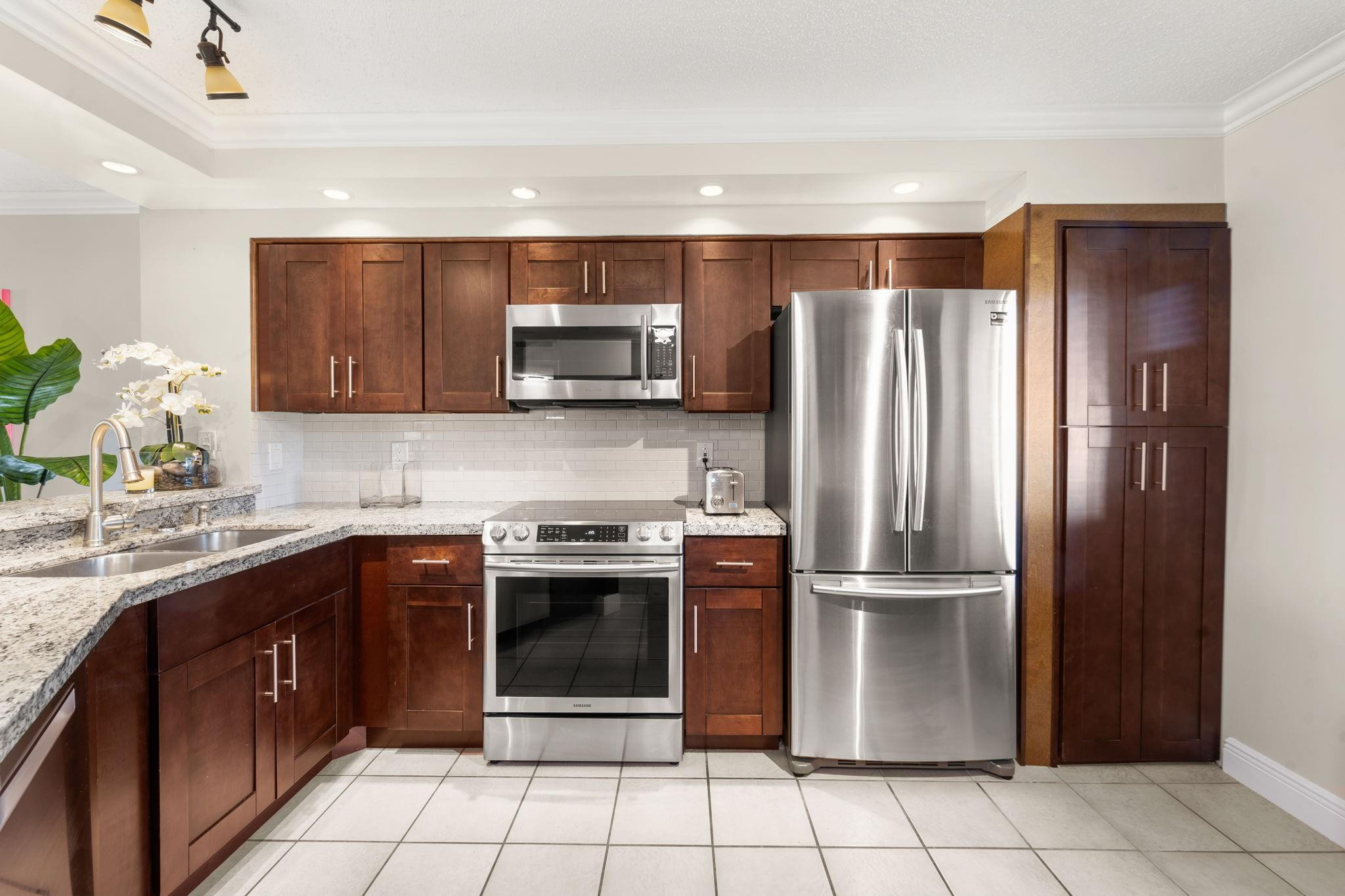 2232 N Cypress Bend Dr 203