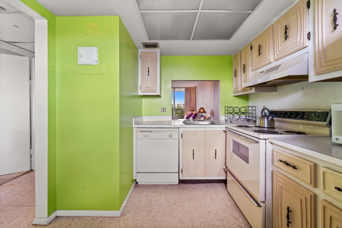 114 Royal Park Dr 4A