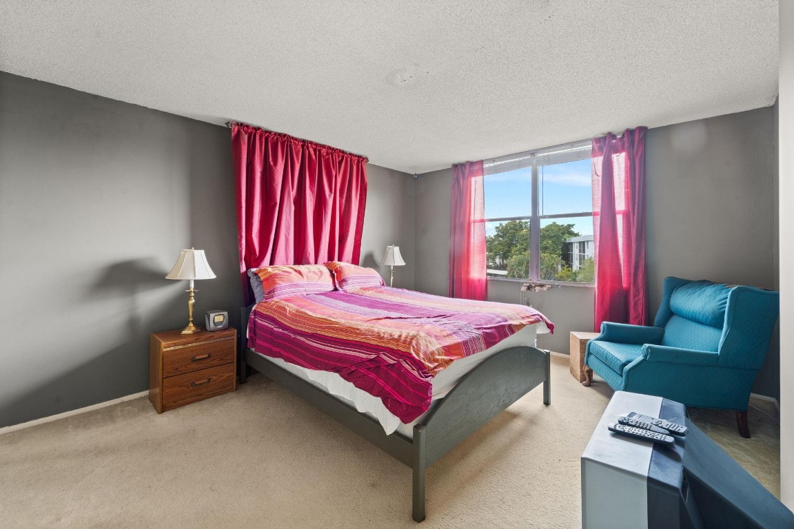 114 Royal Park Dr 4A