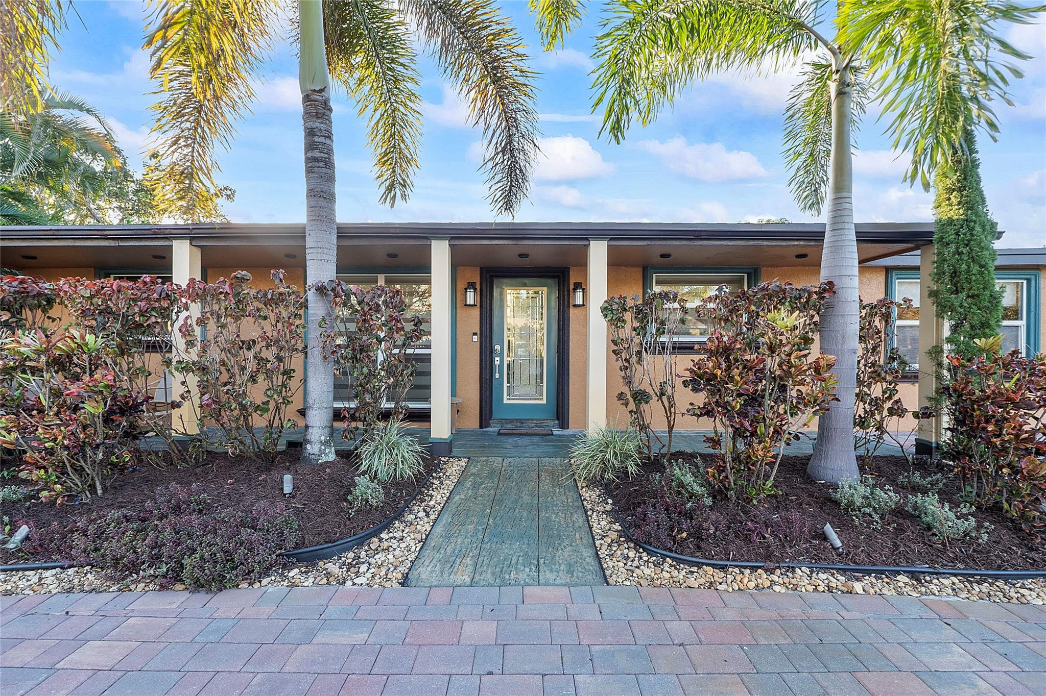 2117 NW 2nd Ave