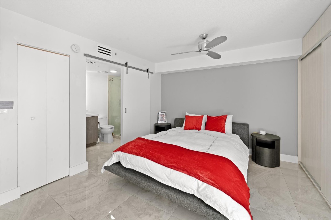 7600 Collins Ave 902