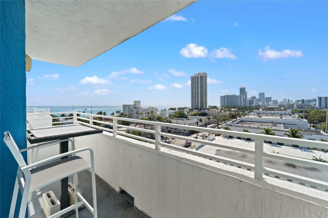 7600 Collins Ave 902