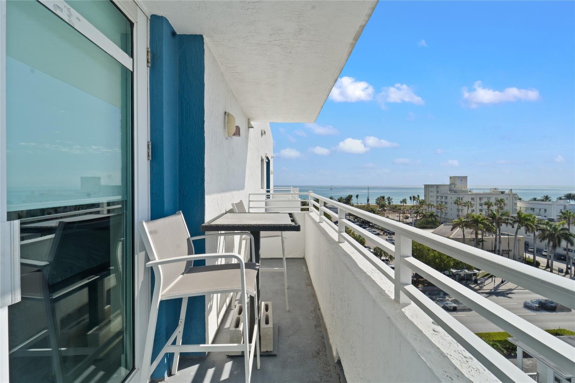 7600 Collins Ave 902