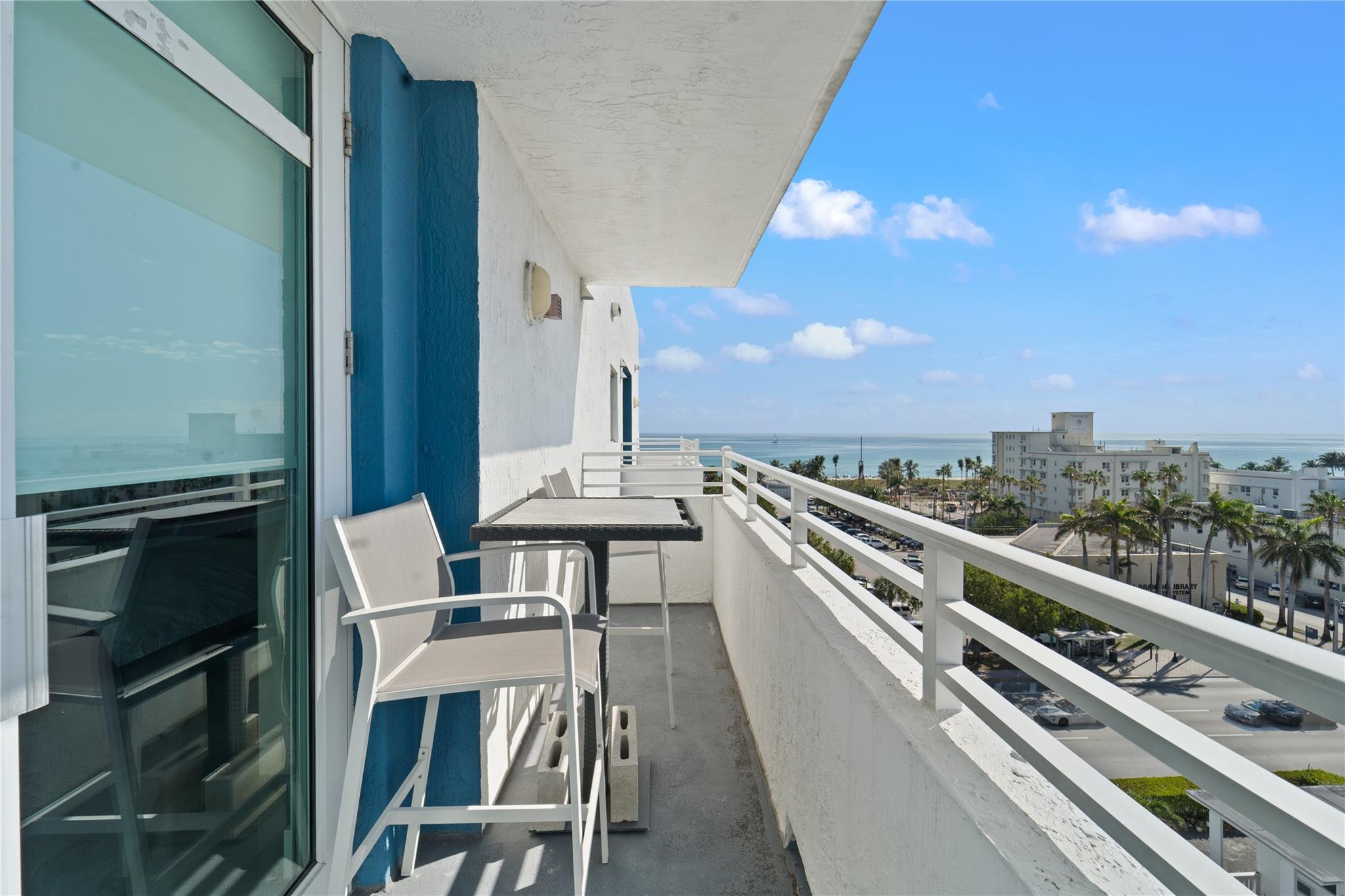 7600 Collins Ave 902