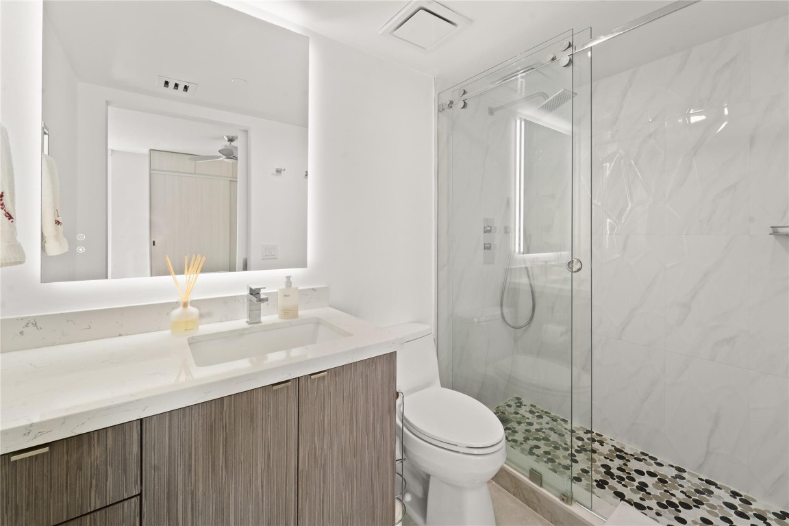 7600 Collins Ave 902