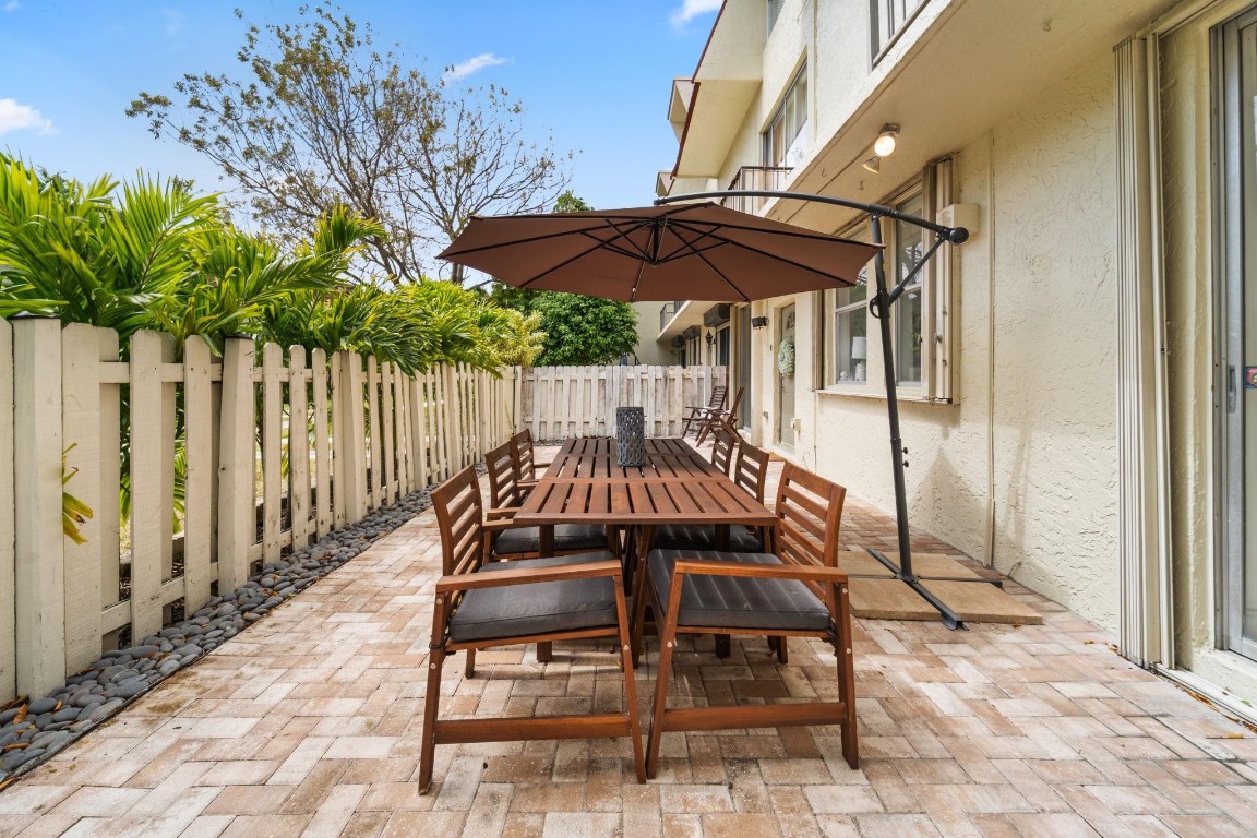 1655 NE 115th St 10B